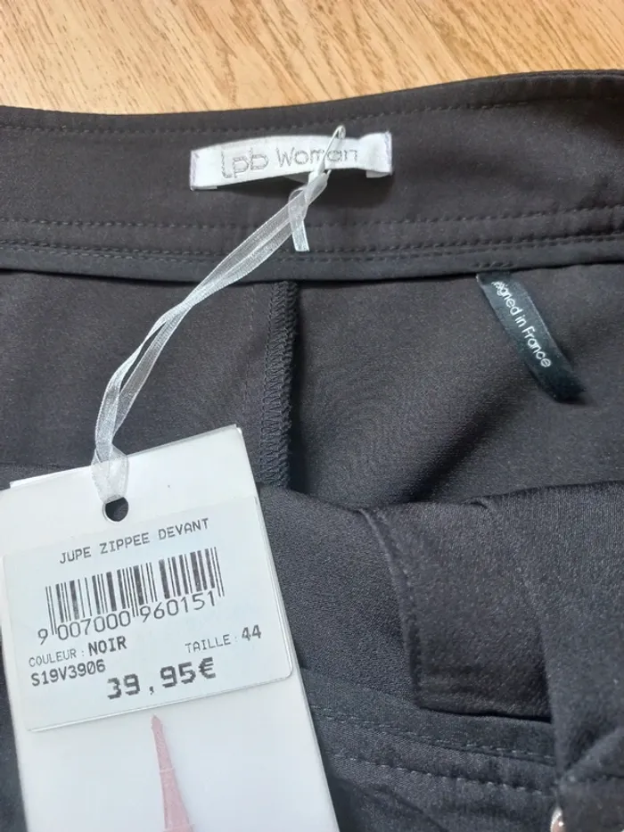 Jupe noir 44 neuve - photo numéro 3