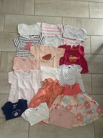 Lot vêtements été fille 12 mois
