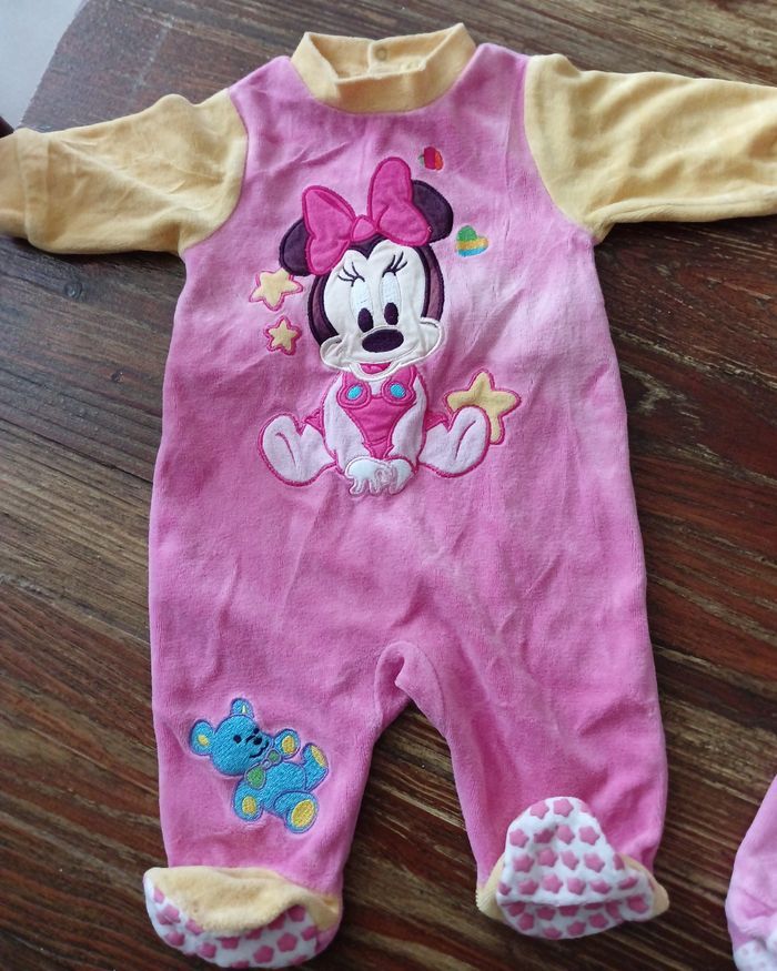 Lot de 2 pyjama Disney Minnie taille 3 mois - photo numéro 2