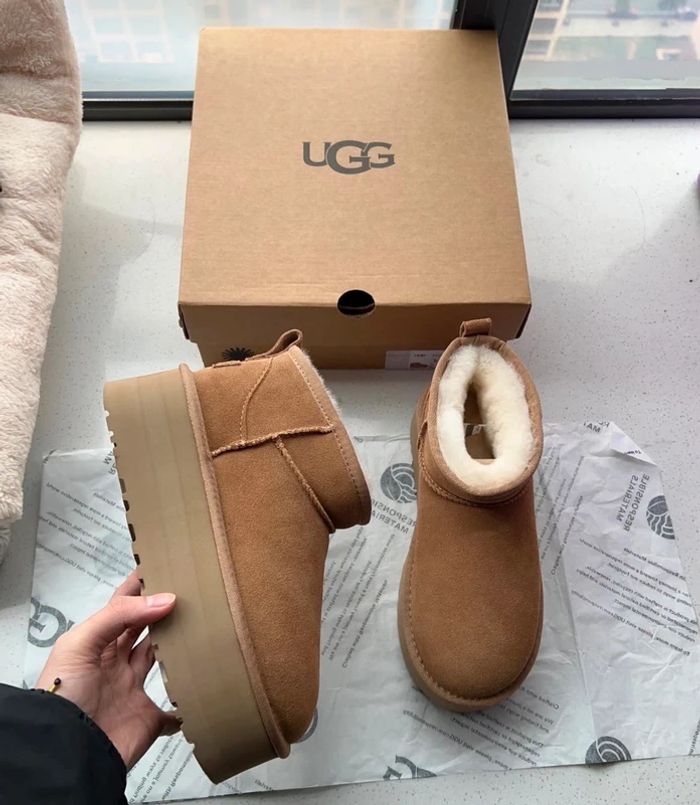 Bottes UGG Classic Ultra Mini Platform 37