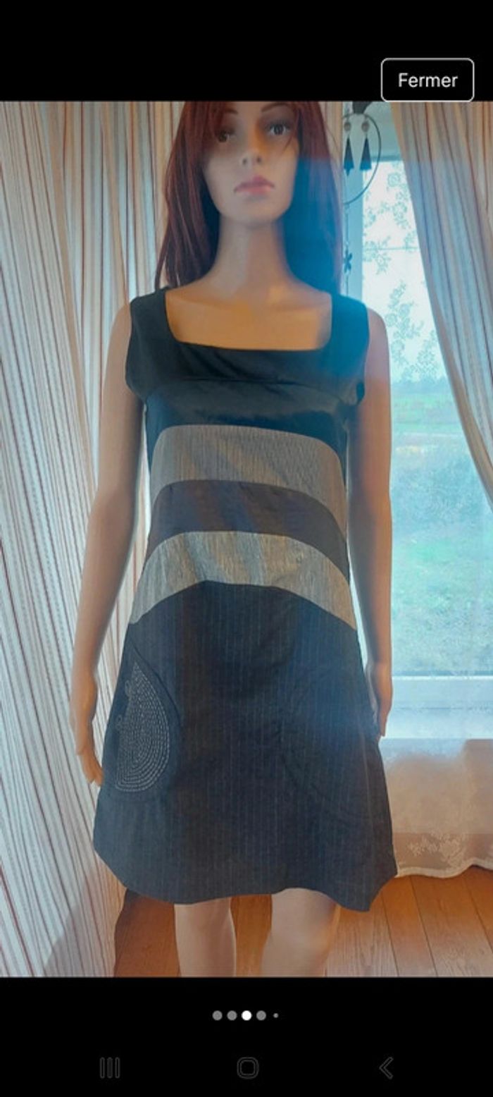 Jolie Robe grise Desigual t 38 - photo numéro 3