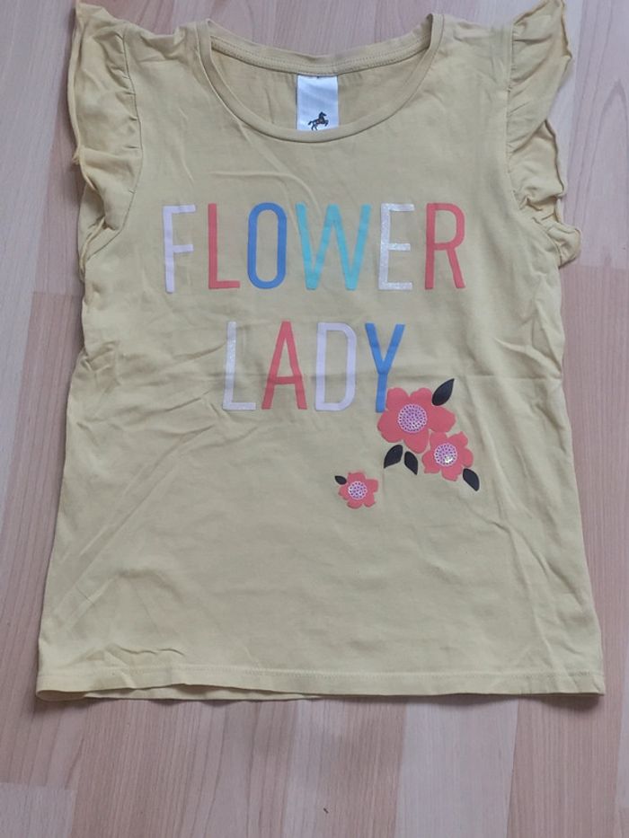 T-shirt col rond manches courtes fleurs 6ans C&A