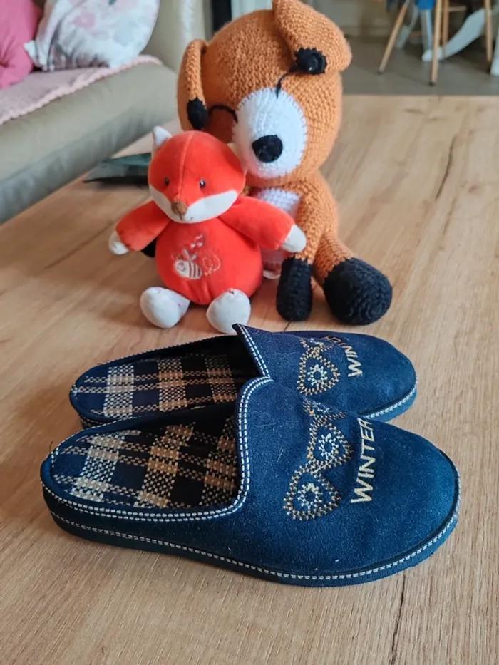 Chaussons garçon tbe qualité bleus 35 - photo numéro 5