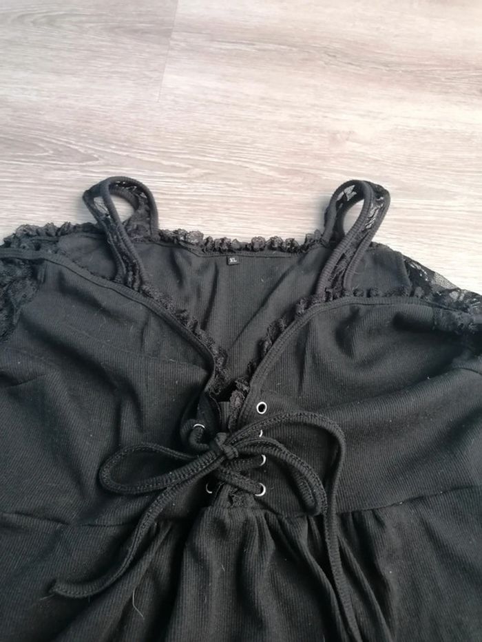 Tee shirt noir - photo numéro 3