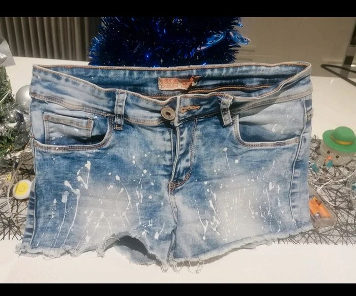 Mini short jeans T 40 🩳 - photo numéro 2