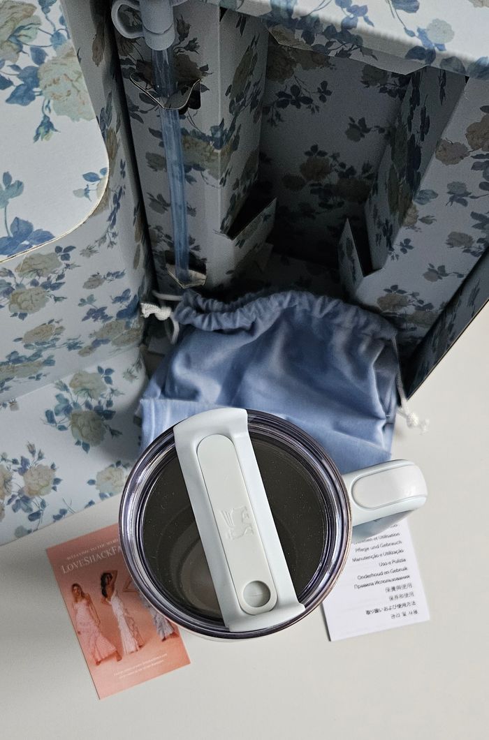 Stanley Quencher 1,2L × LoveShackFancy – Édition Bleue – Neuve - photo numéro 5