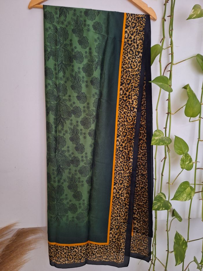 Écharpe neuve - photo numéro 3