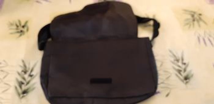 Sacoche trousse toilette - photo numéro 2