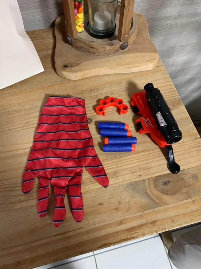 Gant lanceur flèche style Spiderman neuf