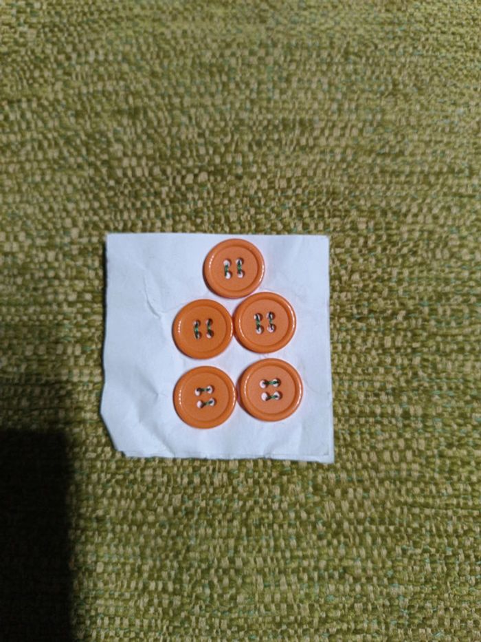 Lot 5 boutons orange 1.5 cm