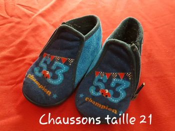 Chaussons taille 21 voiture