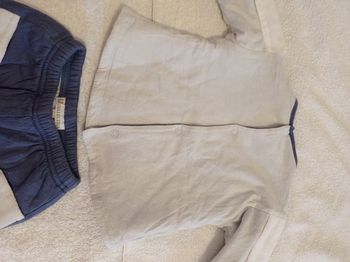 Ensemble pour garçon pantalon plus veste doudoune aussi chaud qu'une doudoune marque u collection taille 3 mois voir photos avec motif devant