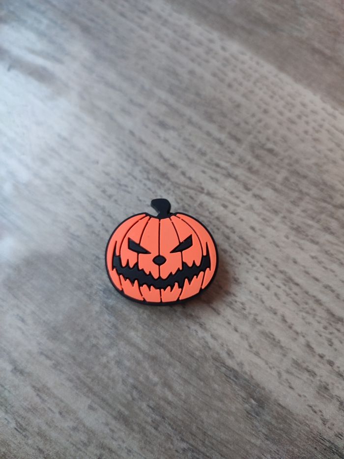 Bijoux de crocs - photo numéro 3