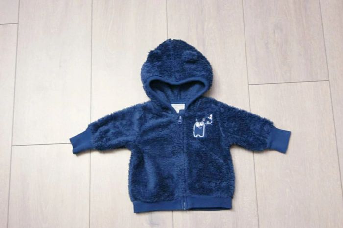 Gilet doux bleu. Garçon 1 mois. Marque Kimbaloo