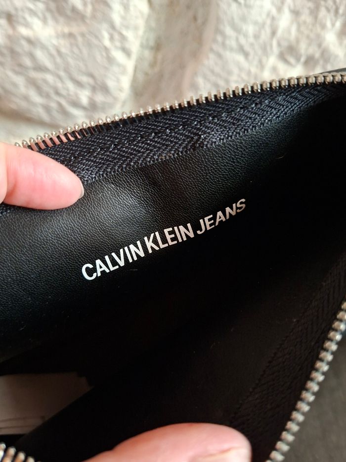 Sac Calvin klein neuf avec étiquettes 🏷 - photo numéro 4