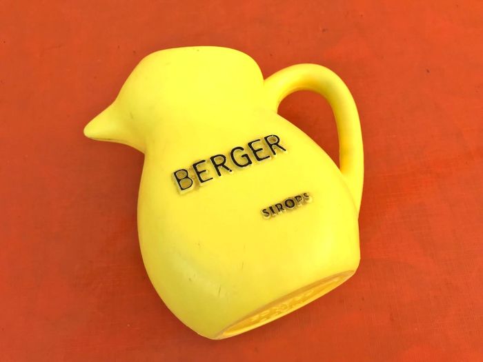 Pichet publicitaire Berger Sirops Plastique semi-rigide  Sirops de Luxe Made in France - photo numéro 4
