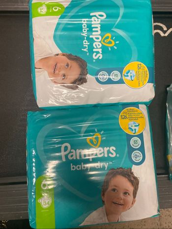 Couches Pampers
