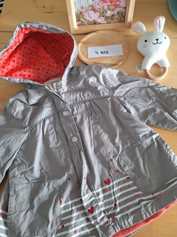 Manteau pour fille taille 4ans marque Vertbaudet très bon état