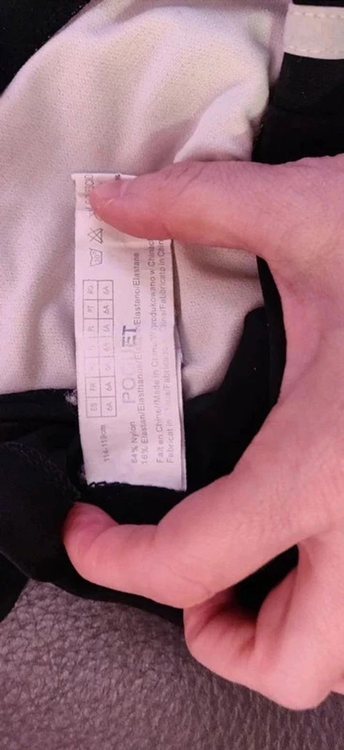 Slip de bain noir et blanc 6 ans - photo numéro 3