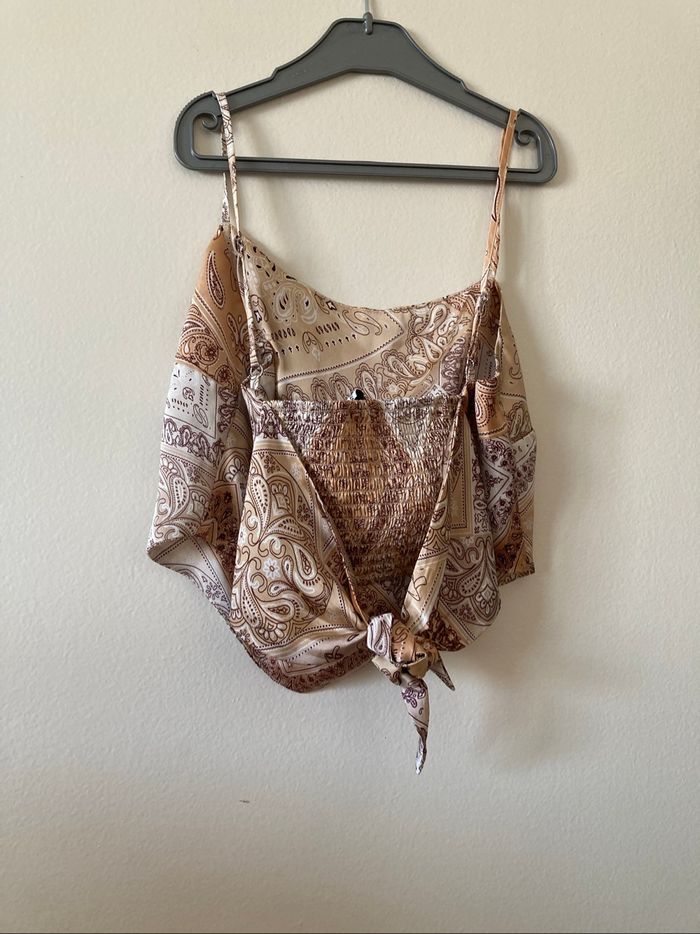 Crop top stradivarius XS - photo numéro 2