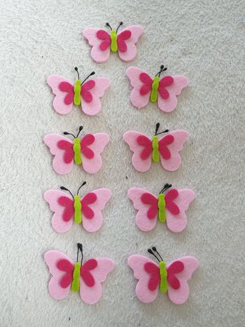 Lot de 9 papillons roses feutrine neuf