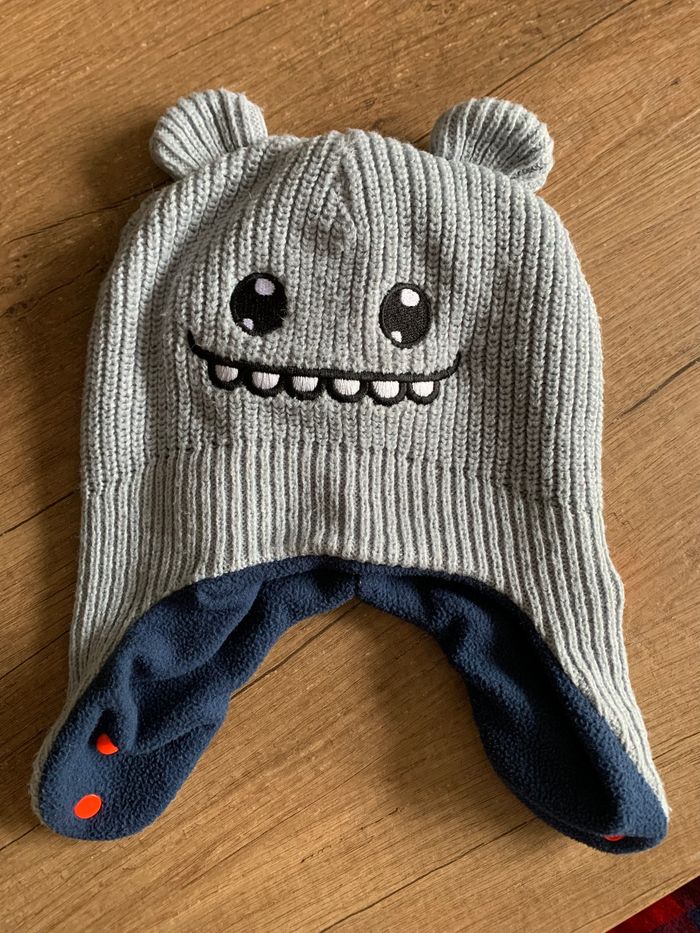 Bonnet chaud de ski decathlon monstre parfait état 24 mois