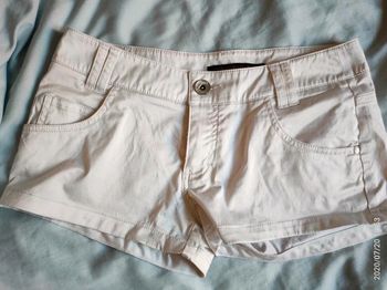 Short femme blanc brillant neuf - dressing trié par tailles