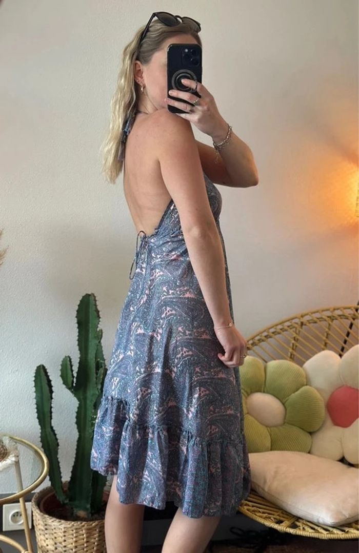 Robe d’été bohème en soie à motifs fleuris rose et bleu dos nu taille U - photo numéro 2
