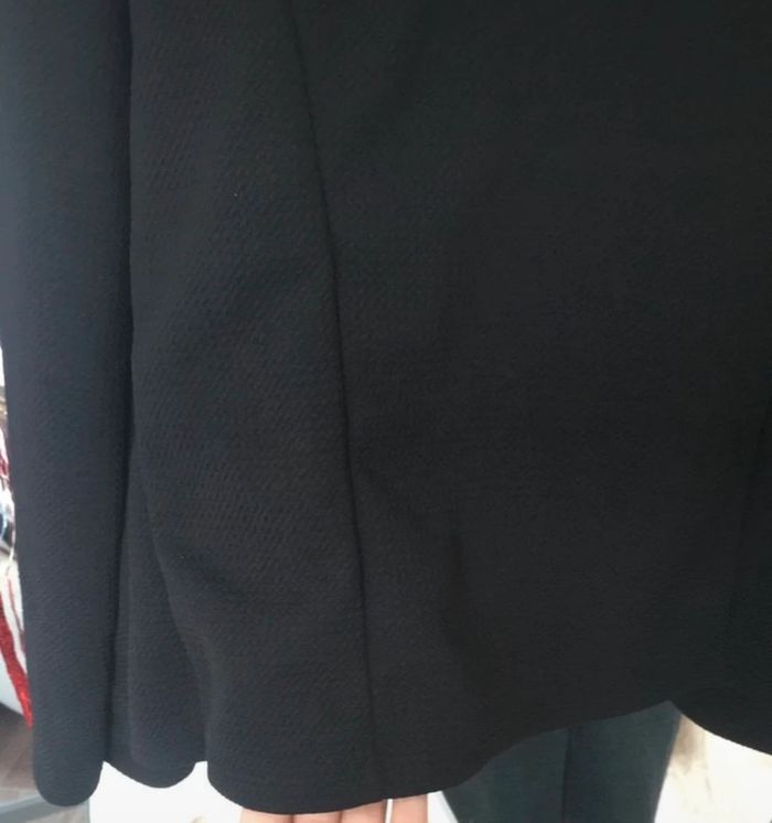 Veste noir avec détaille doré, fabriqué en Italie, S - photo numéro 6