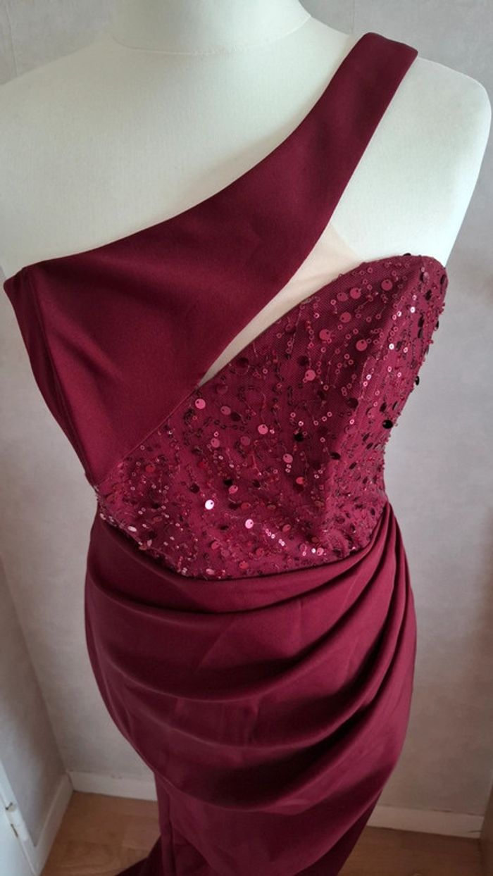 Robe de soirée bordeaux - photo numéro 3