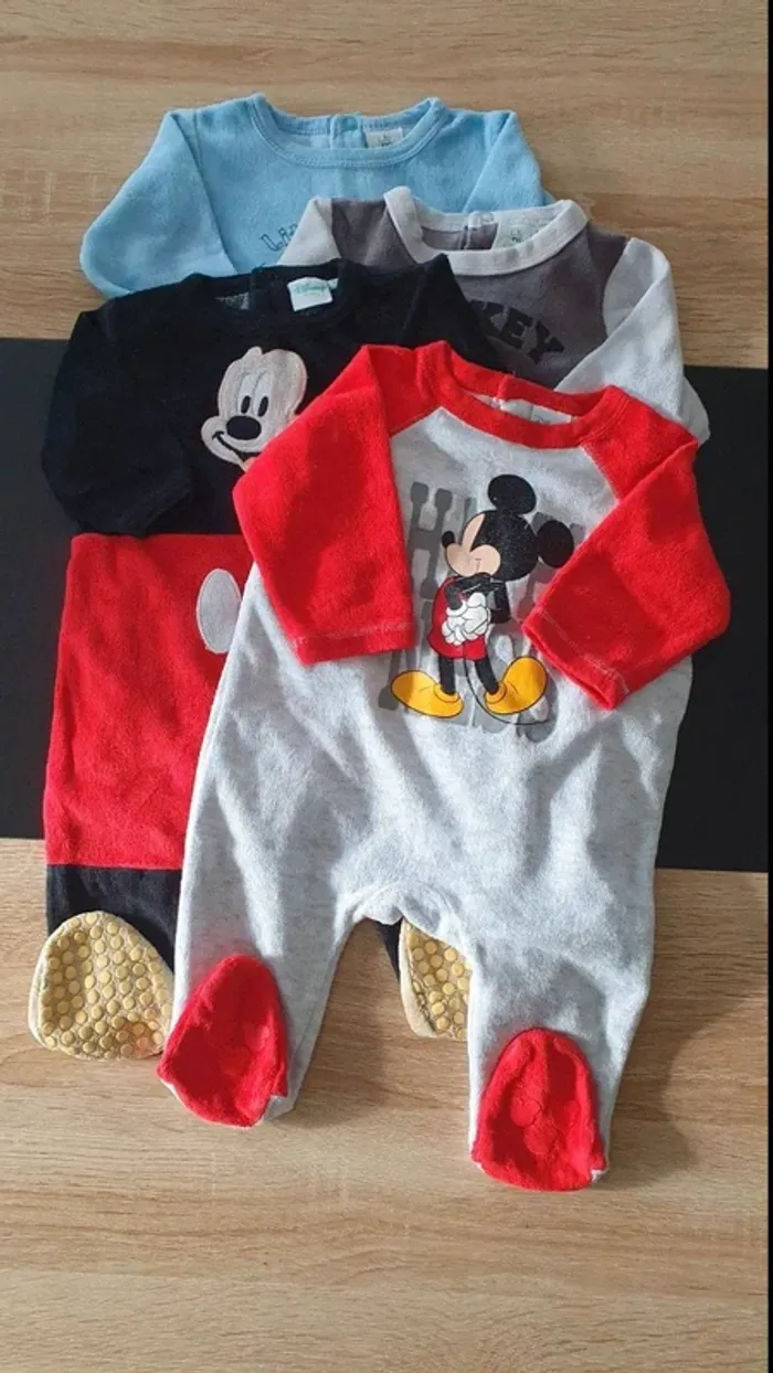 Lot de 4 pyjamas hiver 3 mois