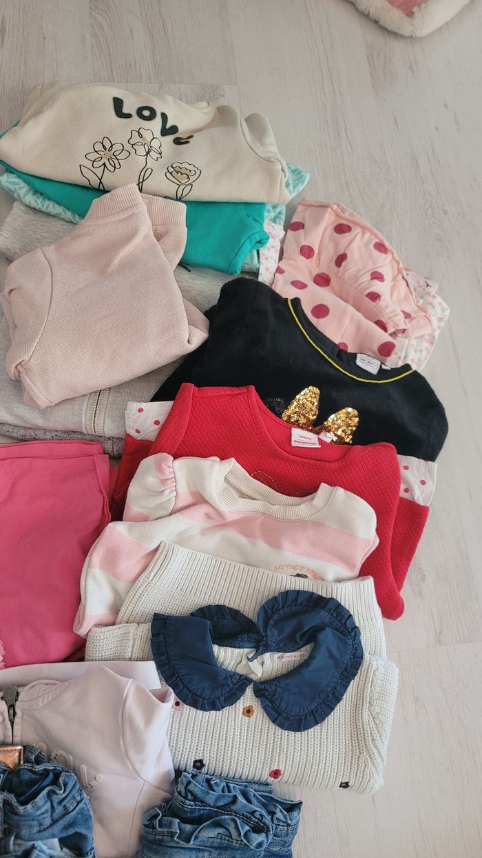 Gros lot vêtements fille 5 ans - photo numéro 4