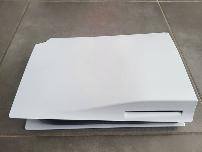 Sony Playstation 5 pro - photo numéro 2