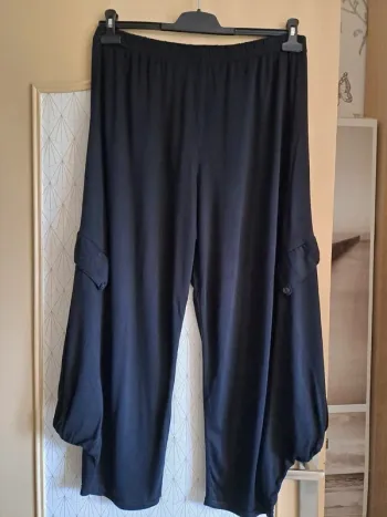 Sarouel femme noir fluide tbe taille élastique en tbe du 40/42 au 48/50 étiquette coupée
