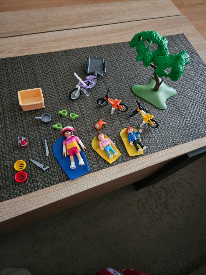 Cyclistes avec vélos et remorque playmobil 6890