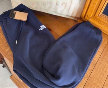 Jogging the north face taille L