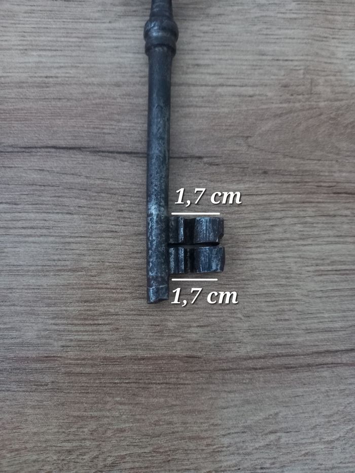 Clé ancienne en métal de 12,8 cm. - photo numéro 6