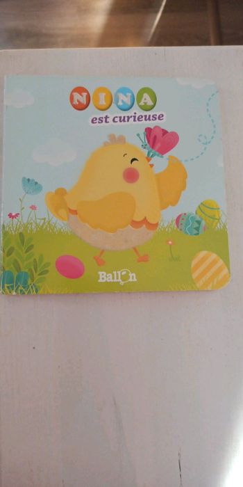 Livre Nina est curieuse