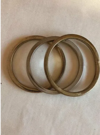 Lot  de 4  bracelets H&M état  neuf