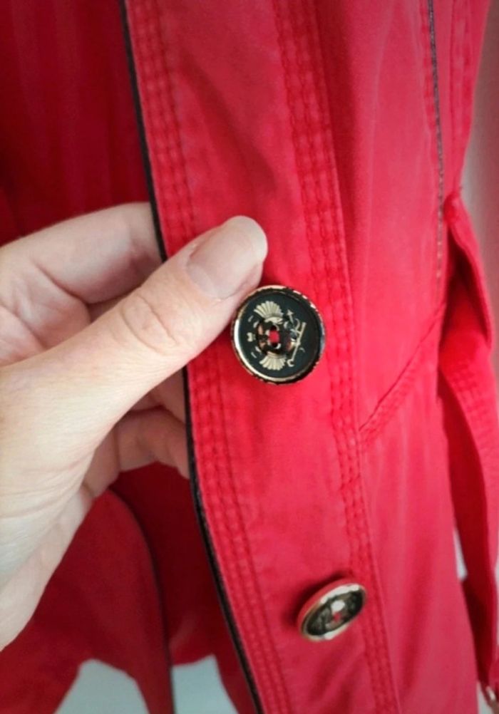 Trench rouge taille 1 - photo numéro 9