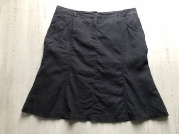 Jupe noire en lin noire doublée T 50, peu portée