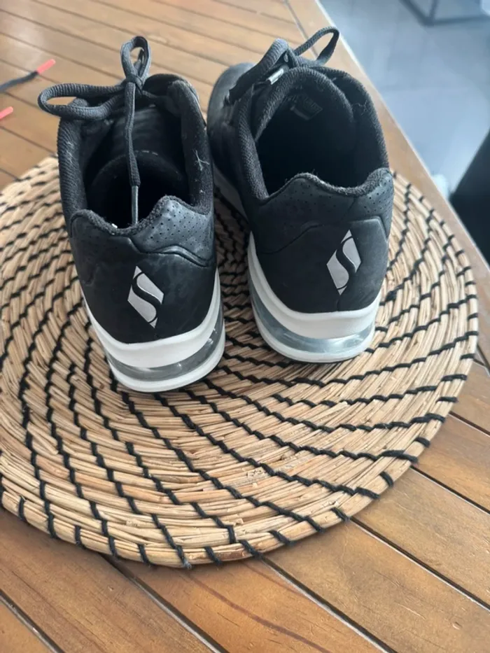Superbes baskets skechers - photo numéro 3