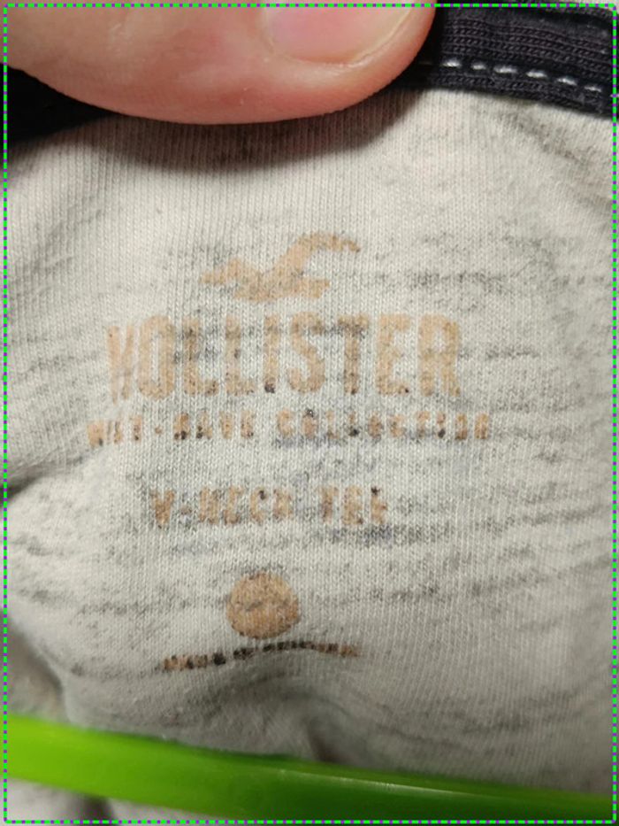 🌊 T-shirt Hollister col V - photo numéro 6