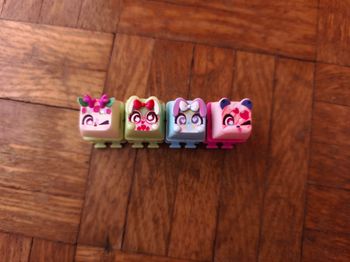 Lot 4 touches Clickeez 