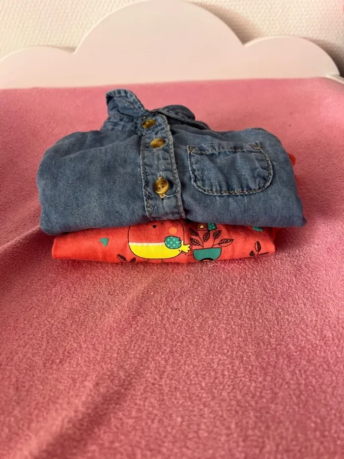 Lot de 2 blouses taille 6 mois