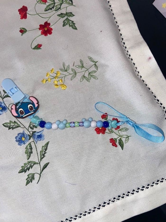 Attache teintées stitch