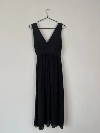 👗Maginifique robe noir légère  - taille 40 - très bon état