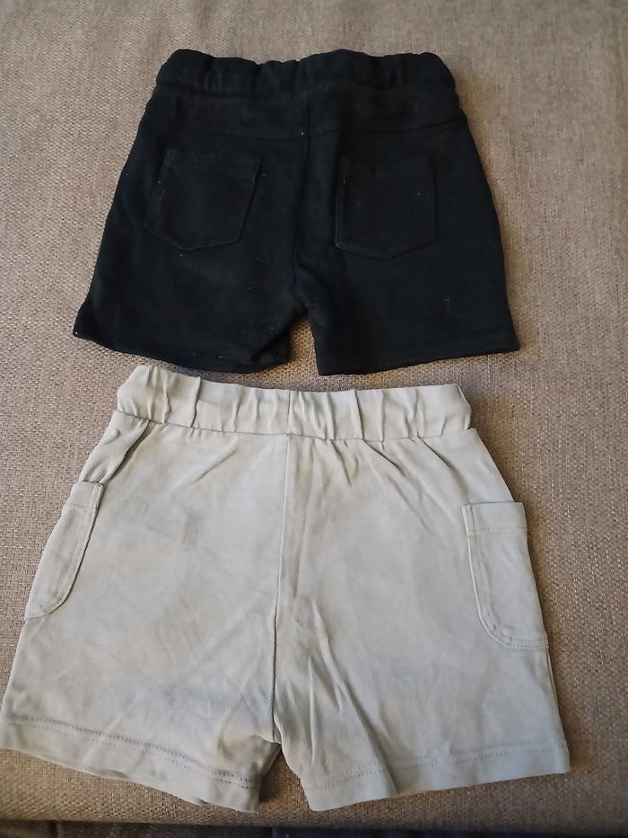 2 shorts 18 mois - photo numéro 2
