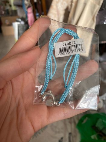 Bracelet bleu dauphin.