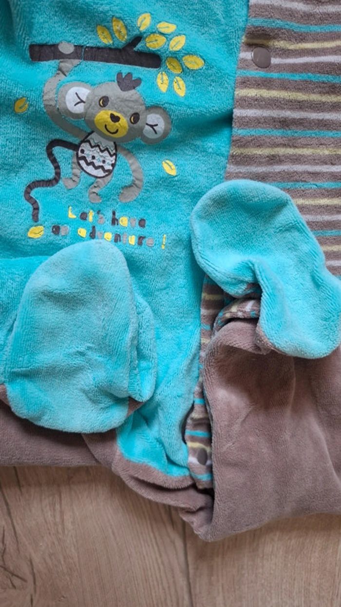 Lot 2 pyjamas 12mois - photo numéro 5